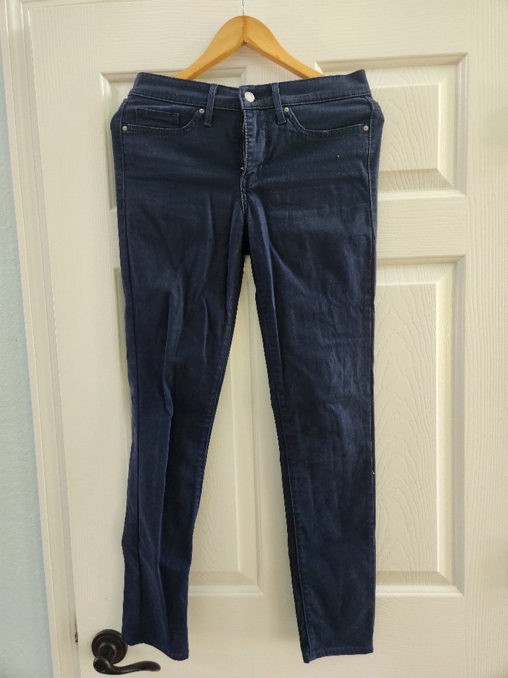 Women's Levi Strauss navy 311 Shaping Skinny Jeans, size 27, preloved